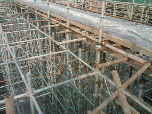 【建筑鋼管腳手架】守得住安quan才是關(guān)鍵的！