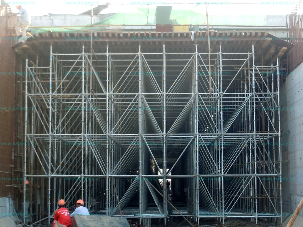 “承插型盤扣式腳手架，搭建好助手，效率有保障”
